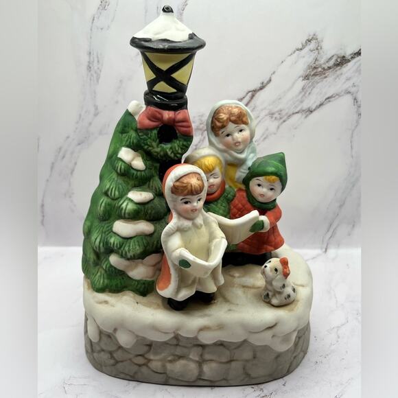 Vintage carolers with puppy wind up music box with light - Picture 4 of 13